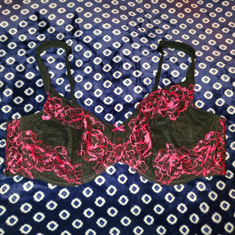 Cacique 44dd pink lace bra